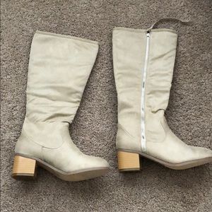 Journee Collection Suede boots